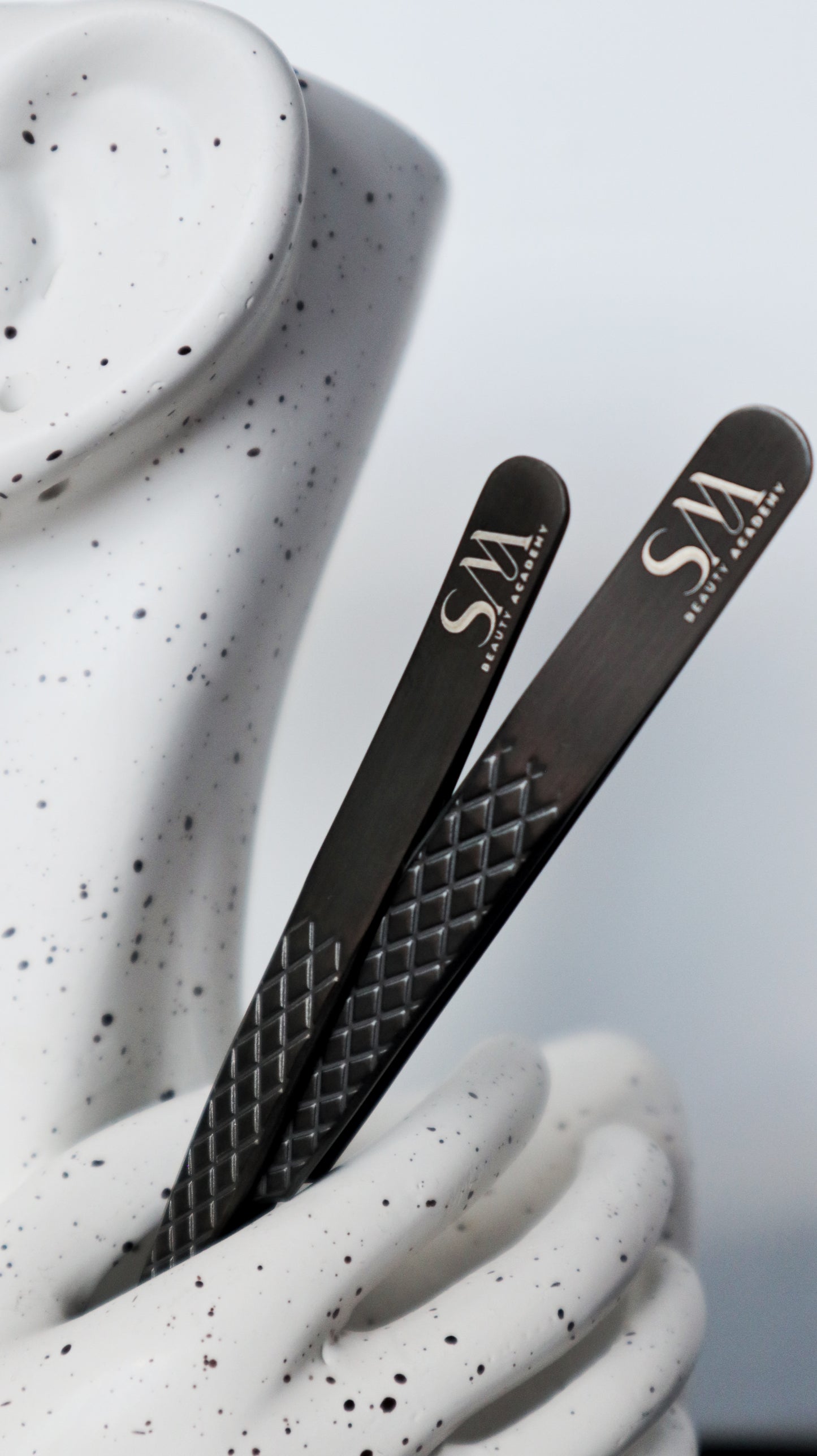 Lash Tweezers:
The perfect match
